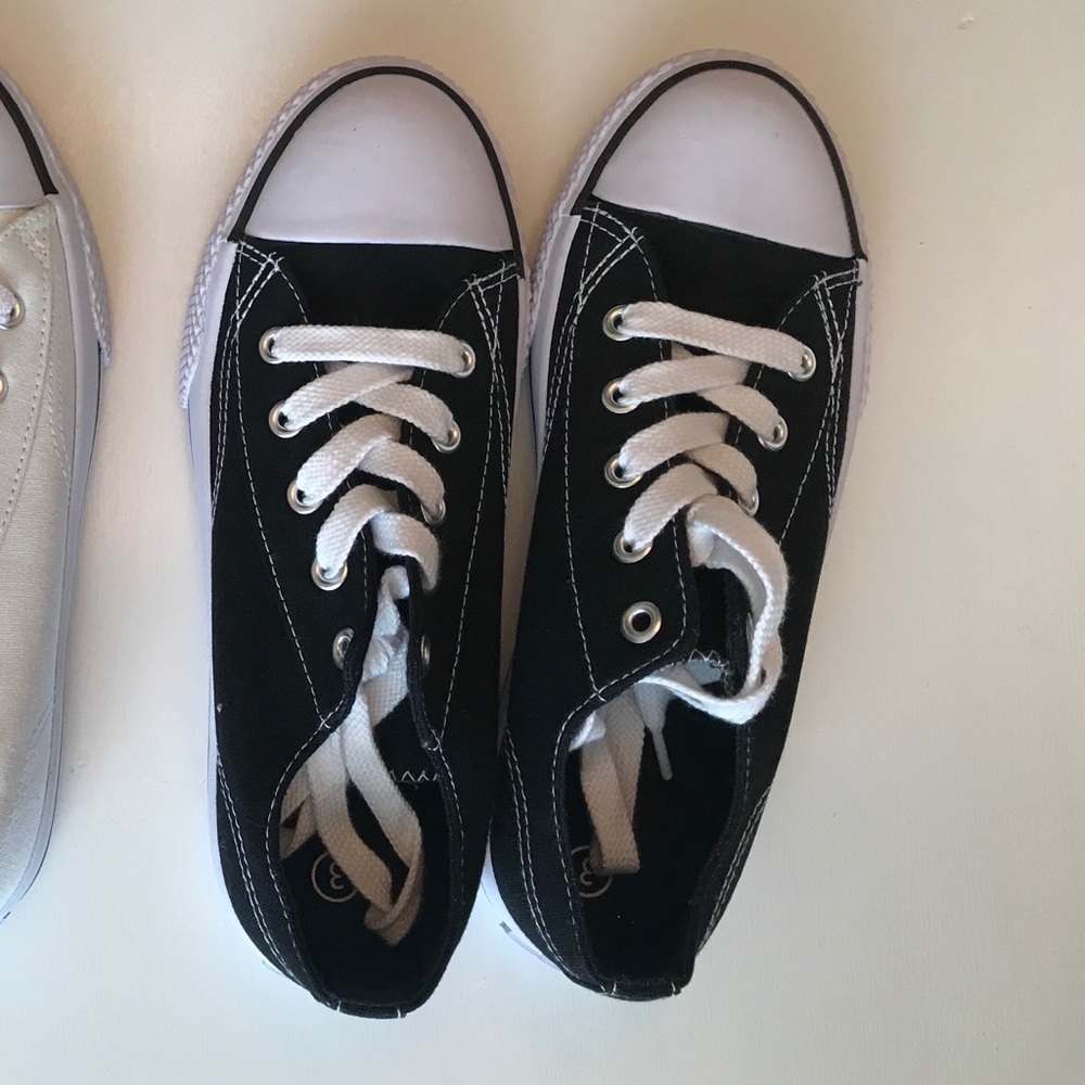 Black Airwalk Sneakers